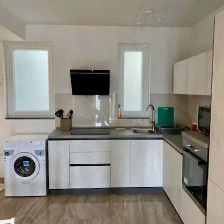 Appartement Sliema, Stylish 1 Bedroom With Parking.