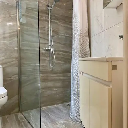 Sliema, Stylish 1 Bedroom With Parking. * Sliema