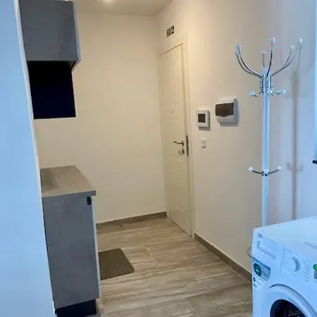 Sliema, Stylish 1 Bedroom With Parking. * Sliema