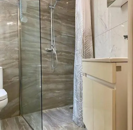 Sliema, Stylish 1 Bedroom With Parking. * Sliema